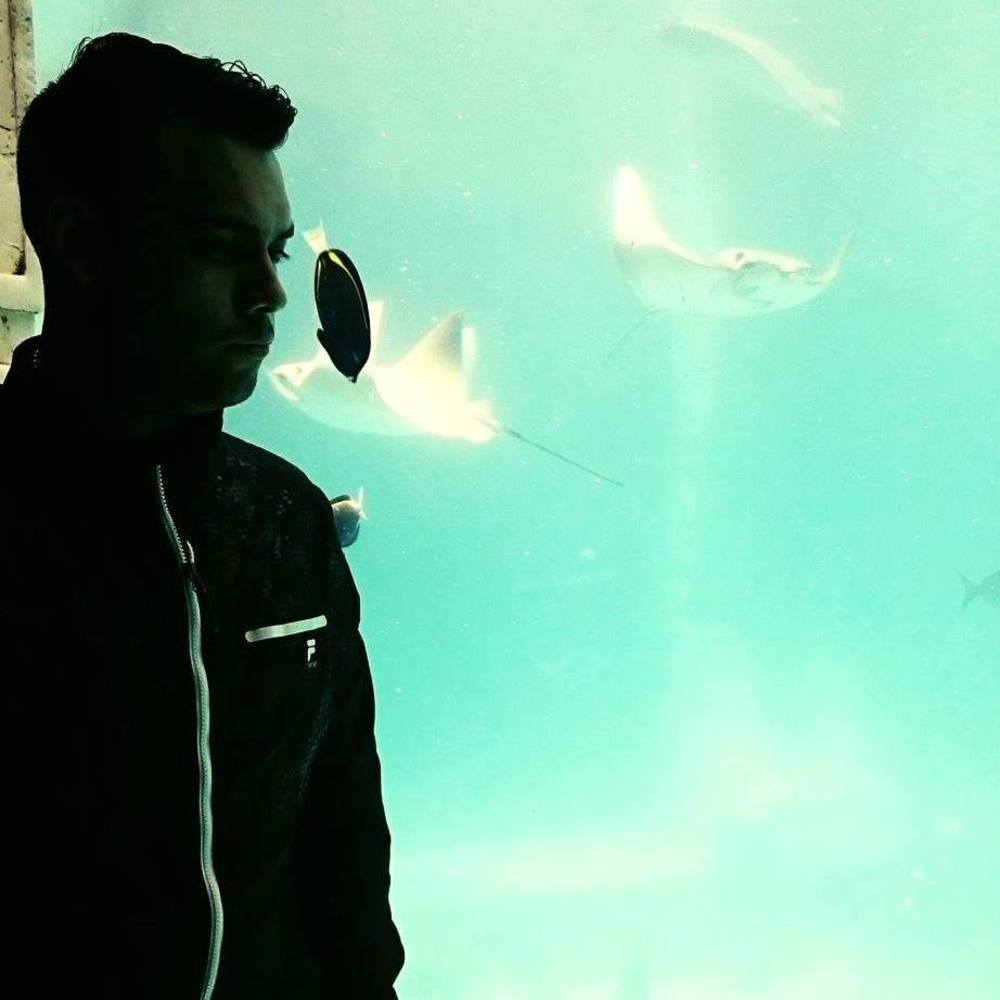 Meet your Posher, Cesar